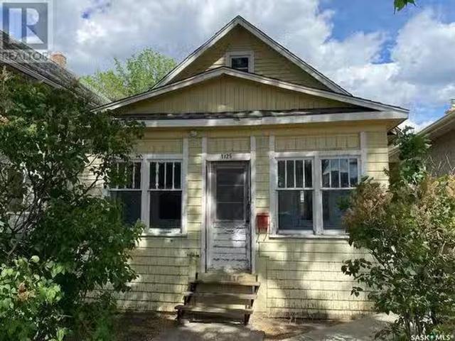 1725 Ottawa Street, Regina, SK, S4P 1P3 house for sale List.