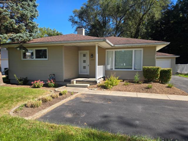 1725 Port Clinton Rd