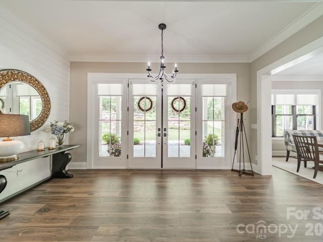 1725 Turtlewood Drive