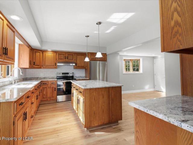 1725 W 8th Street