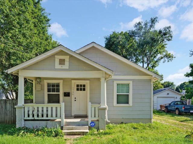1726 W Walnut Street