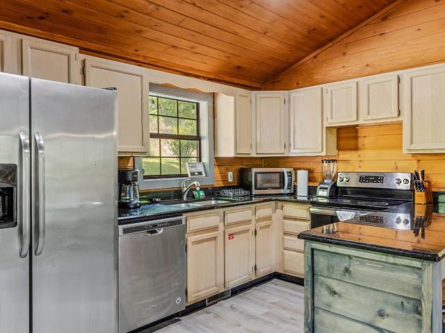 1727 Oakridge View Lane