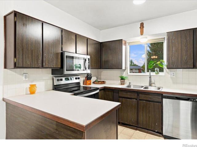 1727 Azalea Drive # 4