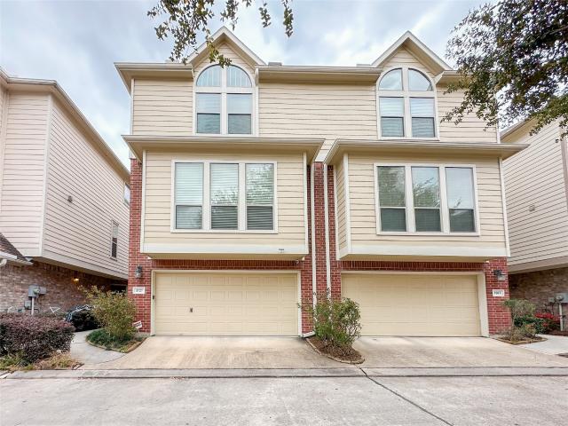 1727 Stacy Crest