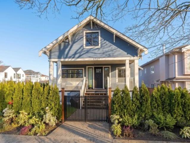 1727 22Nd Avenue E, Vancouver, BC, V5N 2P6 townhouse for sale | Listing ID R3165 | Royal LePage