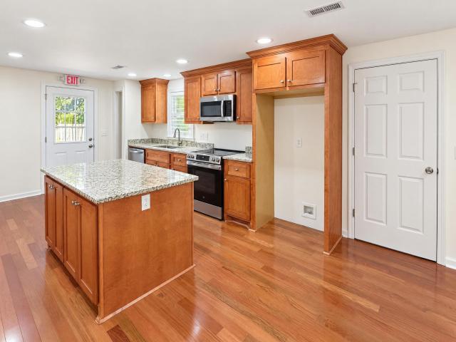 1729 N Highway 17