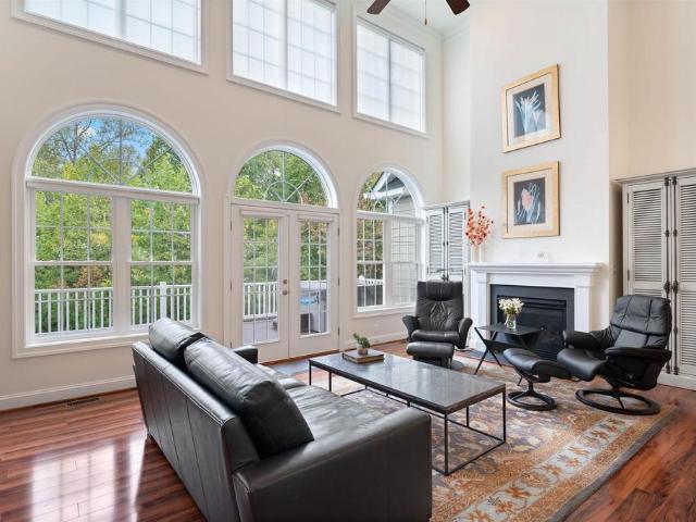 1729 Hyland Creek Cir