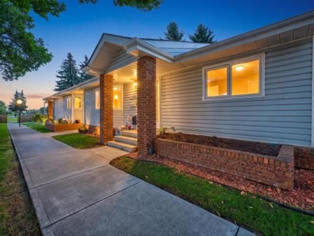 17206 Callingwood Road Nw, Edmonton, AB, T5T 5P1 townhouse for sale | Listing ID E4505 | Royal LePage