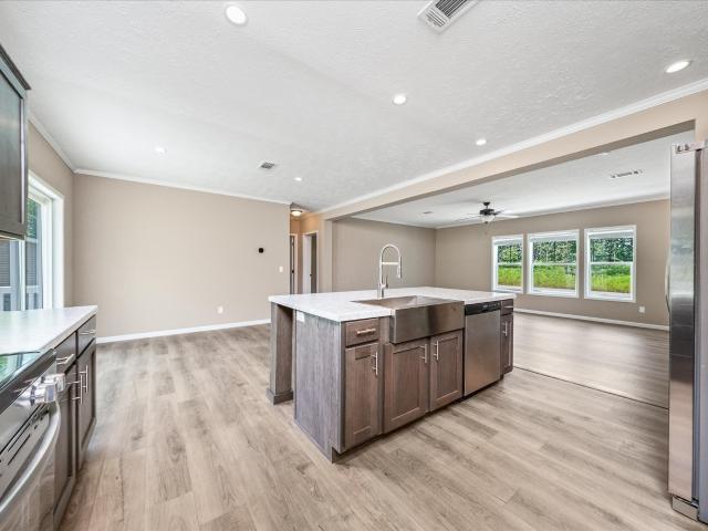 1720 Anna Maria Ln