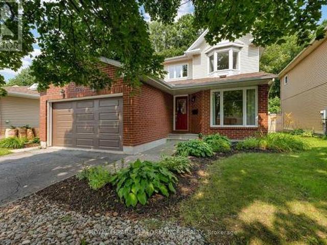 1720 Bellechasse Place, Ottawa, ON, K1C 6W3 house for sale | Listing ID X13675 | Royal LePage