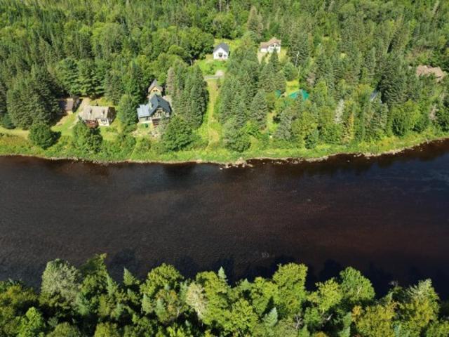 1720 Ch. Jacques Cartier N. Stoneham Et Tewkesbury, QC, G3C 1X8 house for sale | Listing ID 15080 | Royal LePage