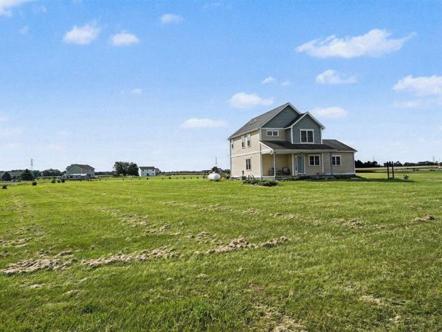 17223 Country Lane