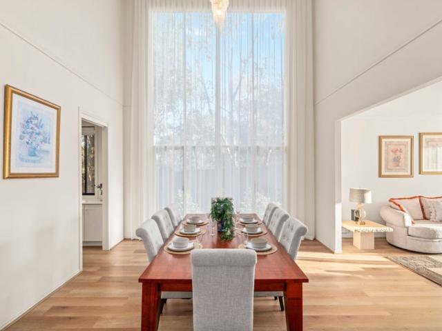 172 Blossom Park Drive Mill Park, VIC 3082