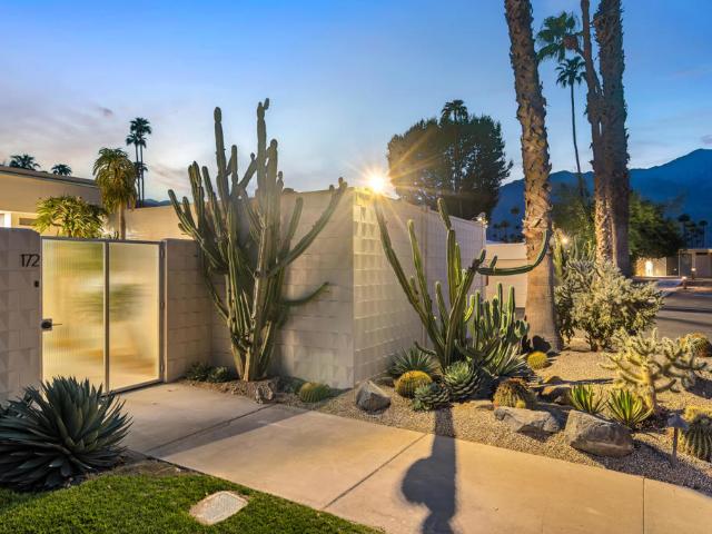 172 Desert Lakes Drive