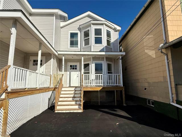 172 Front Street 172