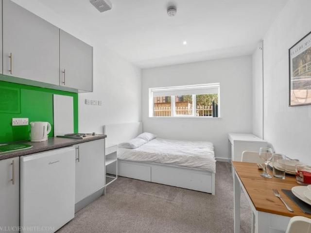 172 London Road, Kingston Upon Thames 1 bed apartment to rent £1,450 pcm £335 pw