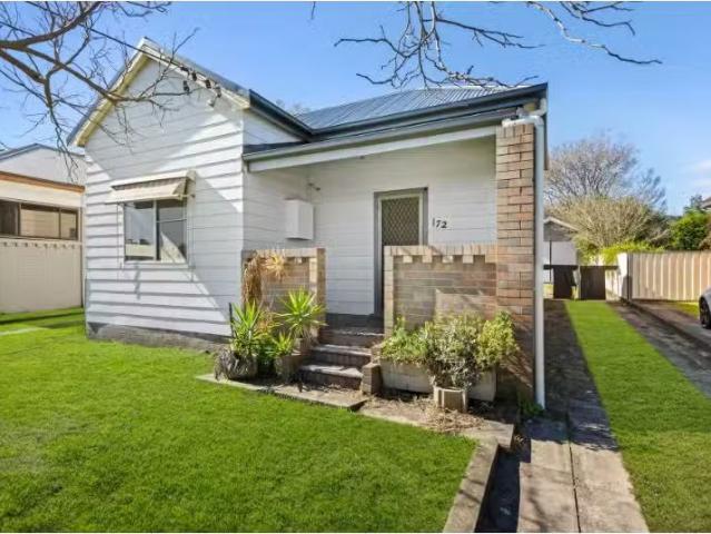 172 Main Road, Speers Point House for rent Listed by Shiels +.