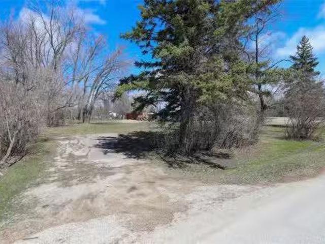 172 Third Avenue Se, Teulon, MB, R0C 3B0 vacant land for sal.