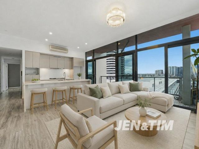 172sqm North West Corner Residence with Expansive Terrace