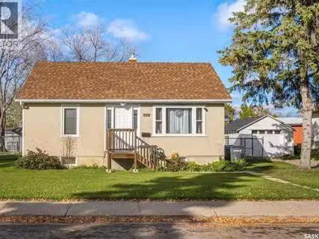 1734 13Th Street W, Prince Albert, SK, S6V 3K1 house for sal.