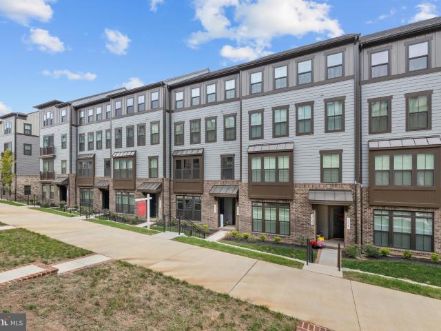 17379 Harrison Rdg Dr, Dumfries, VA 22026 | MLS #VAPW2111