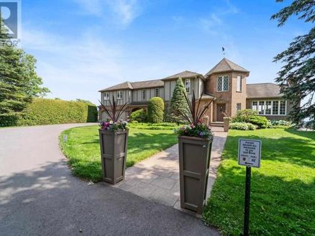 1737 Queen St, Sault Ste. Marie, ON, P6A 2G8 house for sale | Listing ID SM261986 | Royal LePage