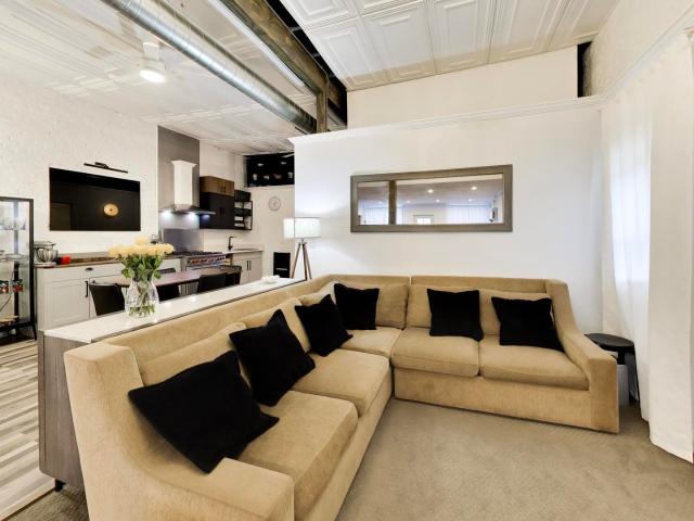 1737 W 35th Street