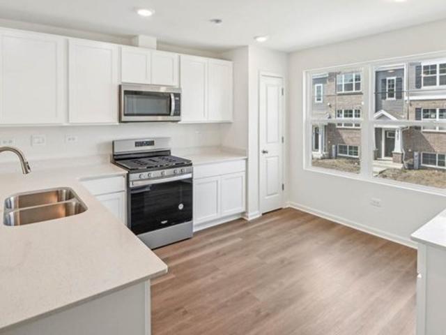17395 Ulster Dr, Tinley Park, IL 60477