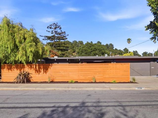 1739 Lexington Avenue