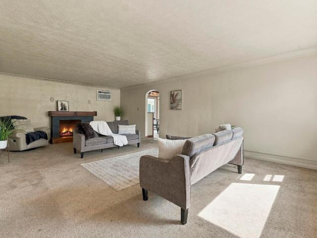 1730 Lower Huntington Road