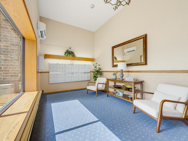 1730 W Green Tree Rd, Unit 309