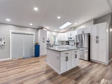 1732 th Drive NE
