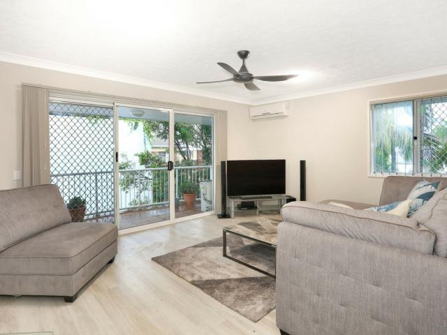 17/32 36 second avenue broadbeach qld apartment for rent lj hooker
