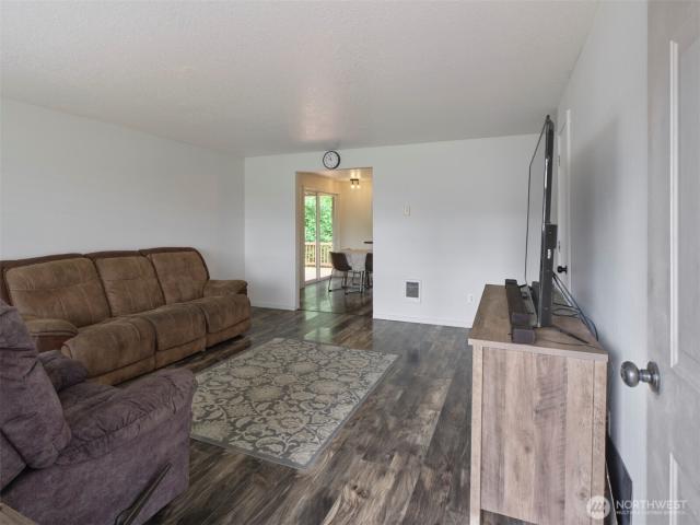 1733 Foxtail Circle