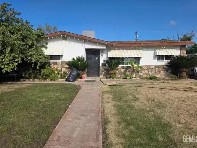 1733 8TH AVE, DELANO, CA 93215