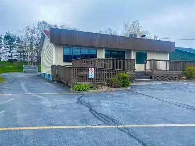173 Conception Bay Highway, Bay Roberts, NL, A0A 1G0 commerc.