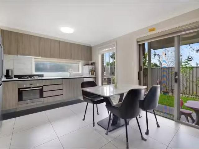 1/73 Hobart Street, ST MARYS Townhouse for rent Listed by Chr.