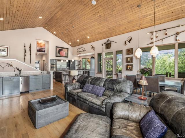 1744 Falcon Drive