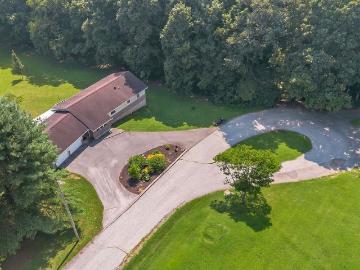1744 Parkview Dr, Bedford, IN 47421 | MLS #202620