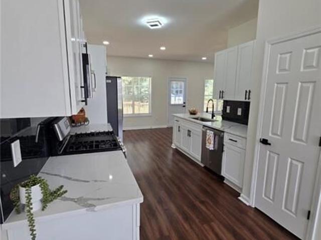 1744 Shirburn Circle