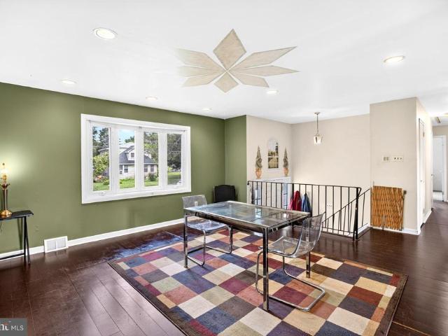 1745 Larkin Road