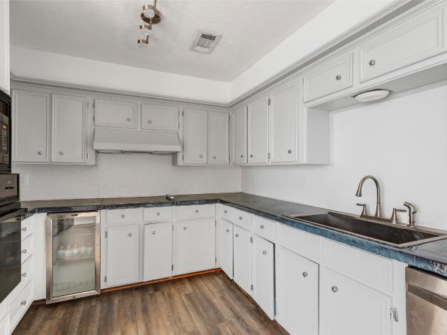 1746 Cloister Dr, Unit 12, Crosby, TX 77532 | MLS #36638