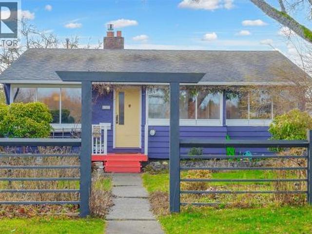 1747 Newton St, Victoria, BC, V8R 2R1 house for sale | Listing ID 1050 | Royal LePage