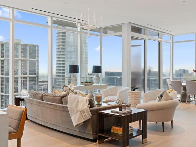 1747 Leonard Street # 2402