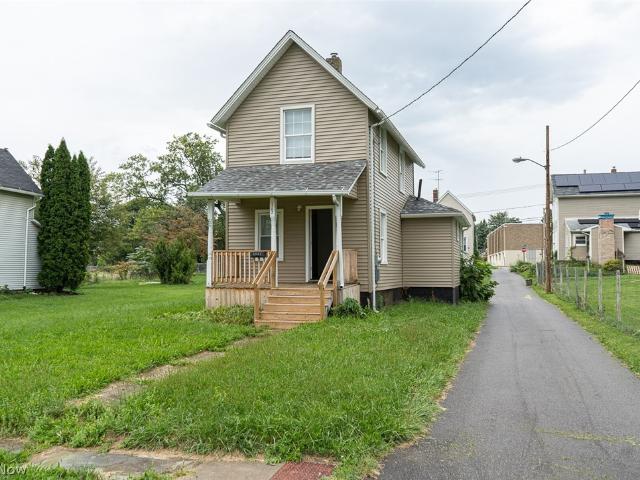 1747 5th Street SE