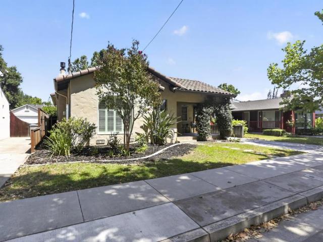 1748 Glen Una Avenue