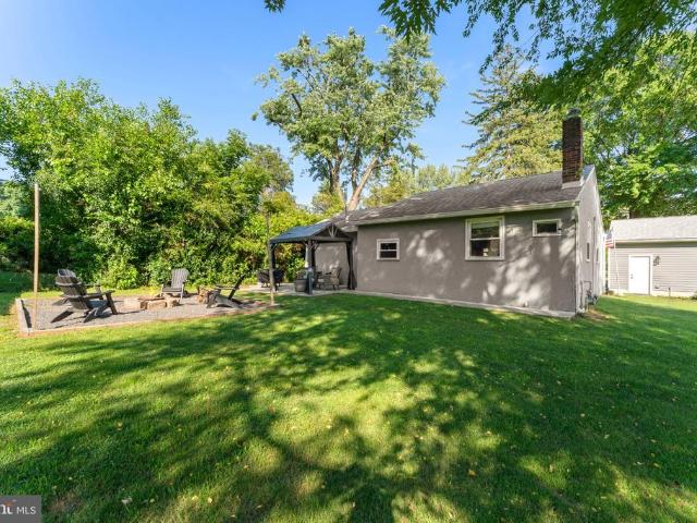 1748 Larkin Road