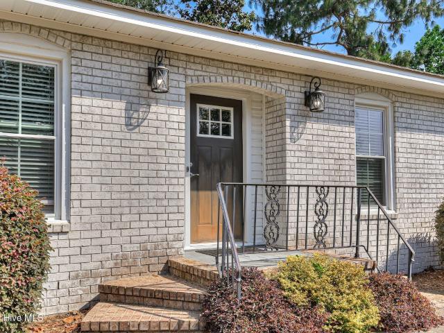 1749 Huntsman Drive