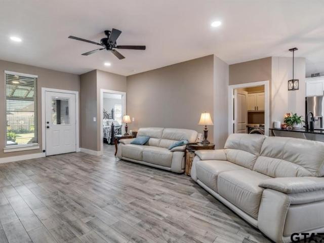 17409 Crossing Circle