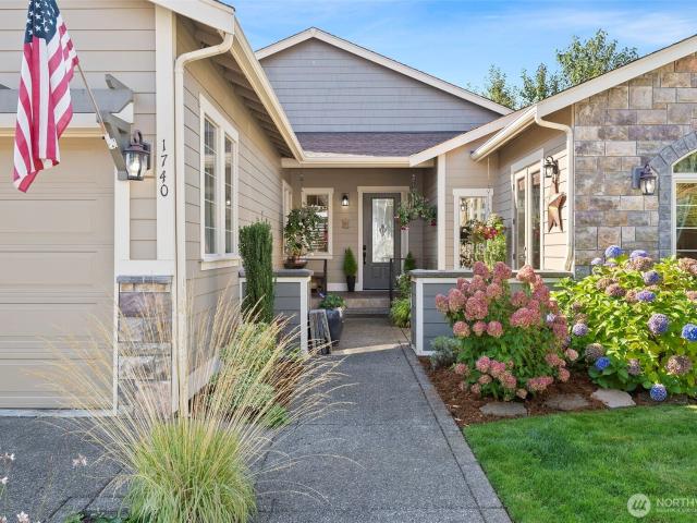 1740 Skyline Ridge Lane SW